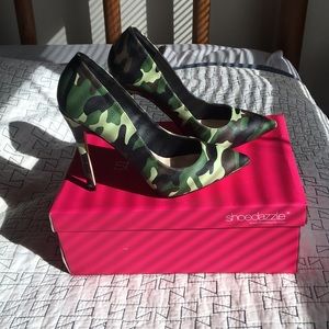 NIB Camouflage Pumps